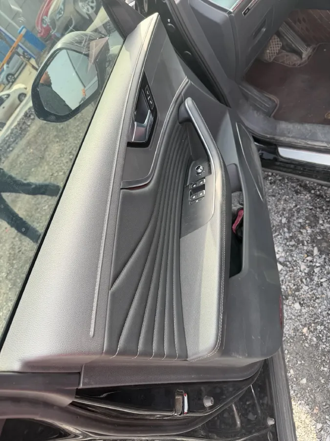 2023 HongQi HS5 2.0T 252HP L4 8AT,autocango,china used car exporter,china ev exporter,chinese used car exporter,chinese used ev exporter