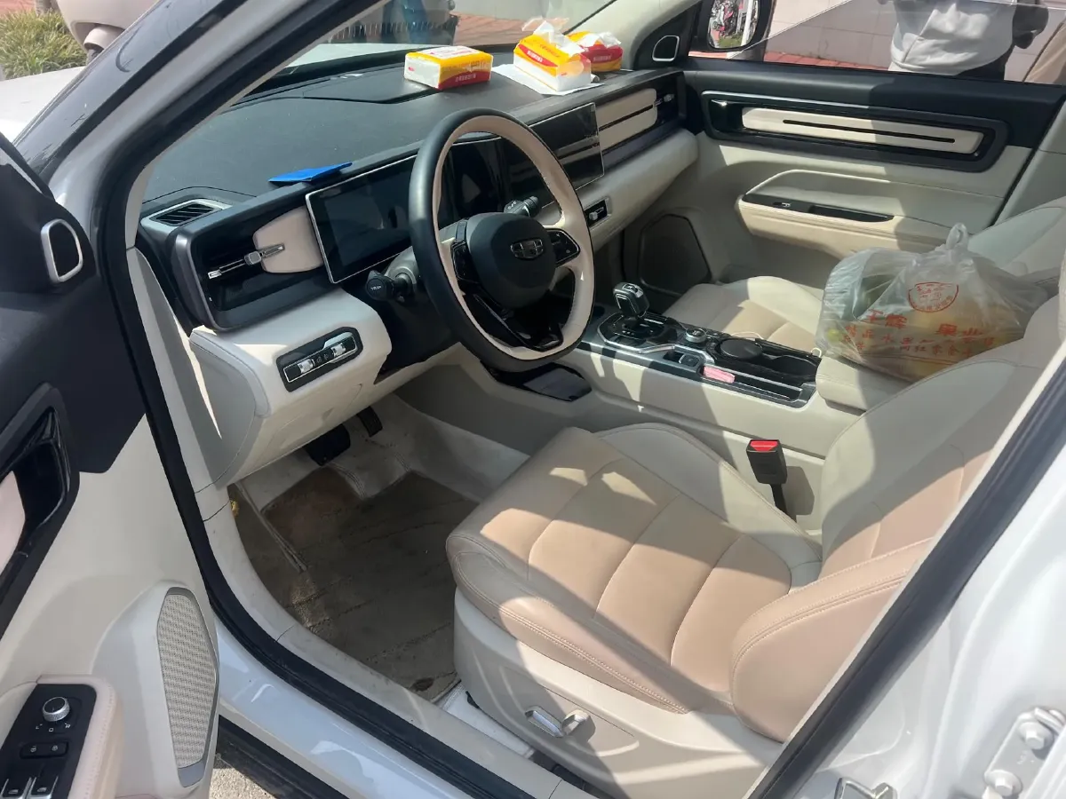 2023 Geely ICON 1.5T 181HP L4 7DCT,autocango,china used car exporter,china ev exporter,chinese used car exporter,chinese used ev exporter