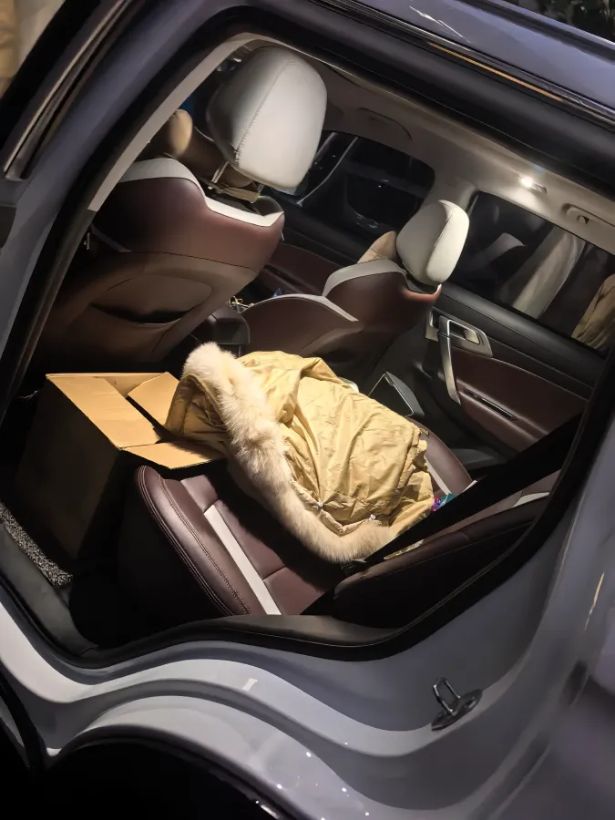 2022 Geely Azkarra 1.8T 184HP L4 7DCT,autocango,china used car exporter,china ev exporter,chinese used car exporter,chinese used ev exporter