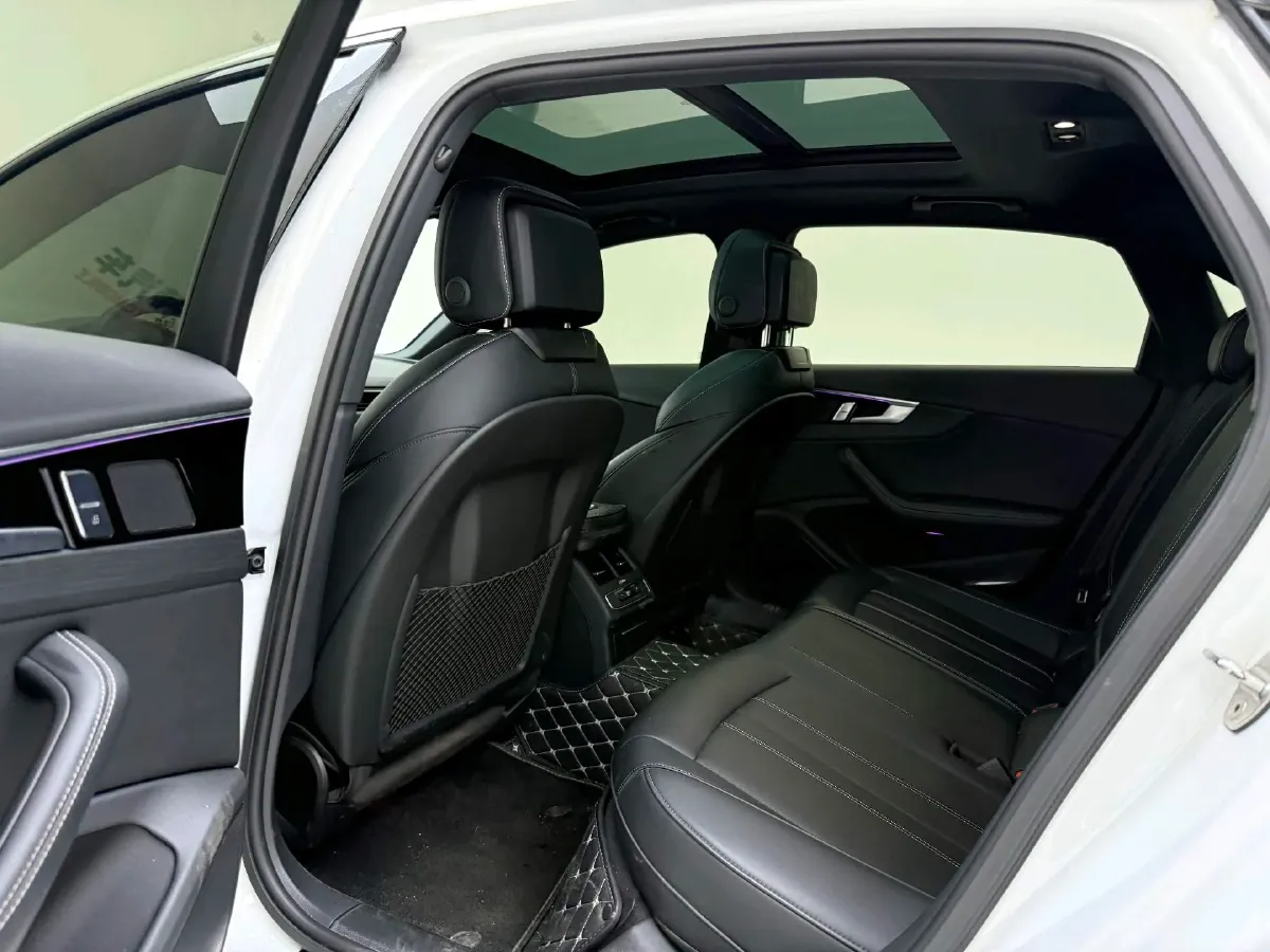 2024 Audi A4L 2.0T 190HP L4 7DCT,autocango,china used car exporter,china ev exporter,chinese used car exporter,chinese used ev exporter