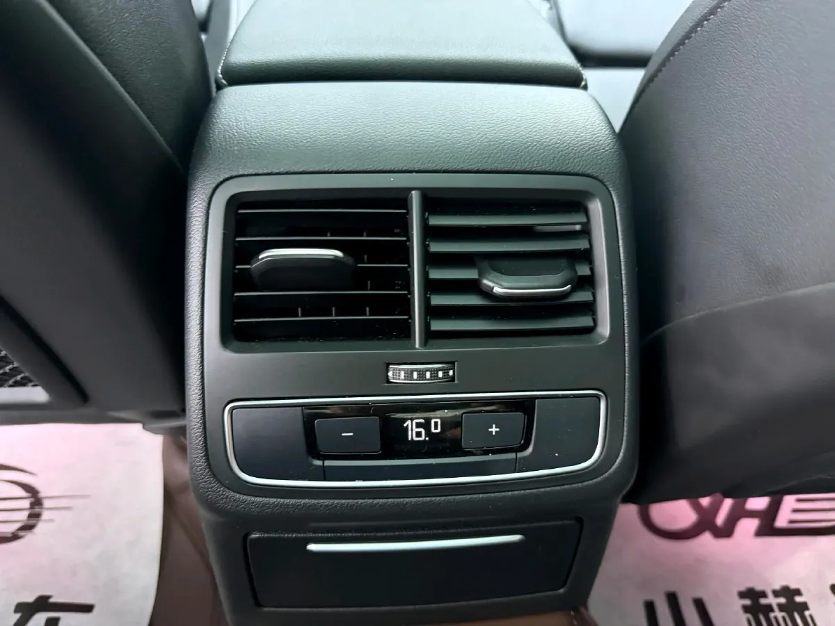 2024 Audi A4L 2.0T 190HP L4 7DCT,autocango,china used car exporter,china ev exporter,chinese used car exporter,chinese used ev exporter