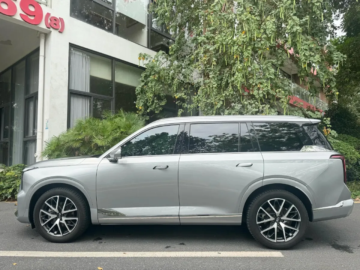 2022 GAC Trumpchi GS8 2.0T 190HP L4 E-CVT Hybrid,autocango,china used car exporter,china ev exporter,chinese used car exporter,chinese used ev exporter