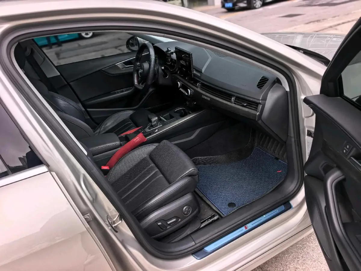 2020 Audi A4L 2.0T 190HP L4 7DCT,autocango,china used car exporter,china ev exporter,chinese used car exporter,chinese used ev exporter