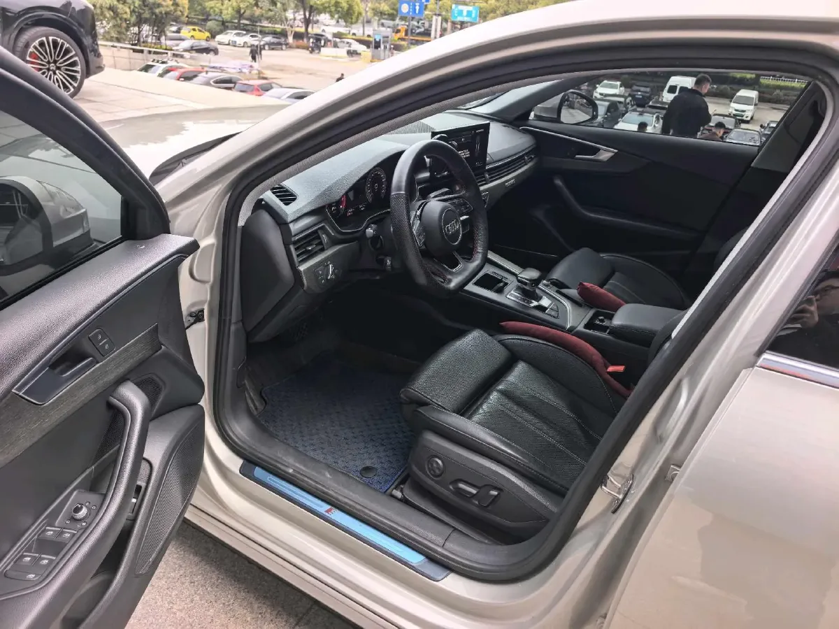 2020 Audi A4L 2.0T 190HP L4 7DCT,autocango,china used car exporter,china ev exporter,chinese used car exporter,chinese used ev exporter