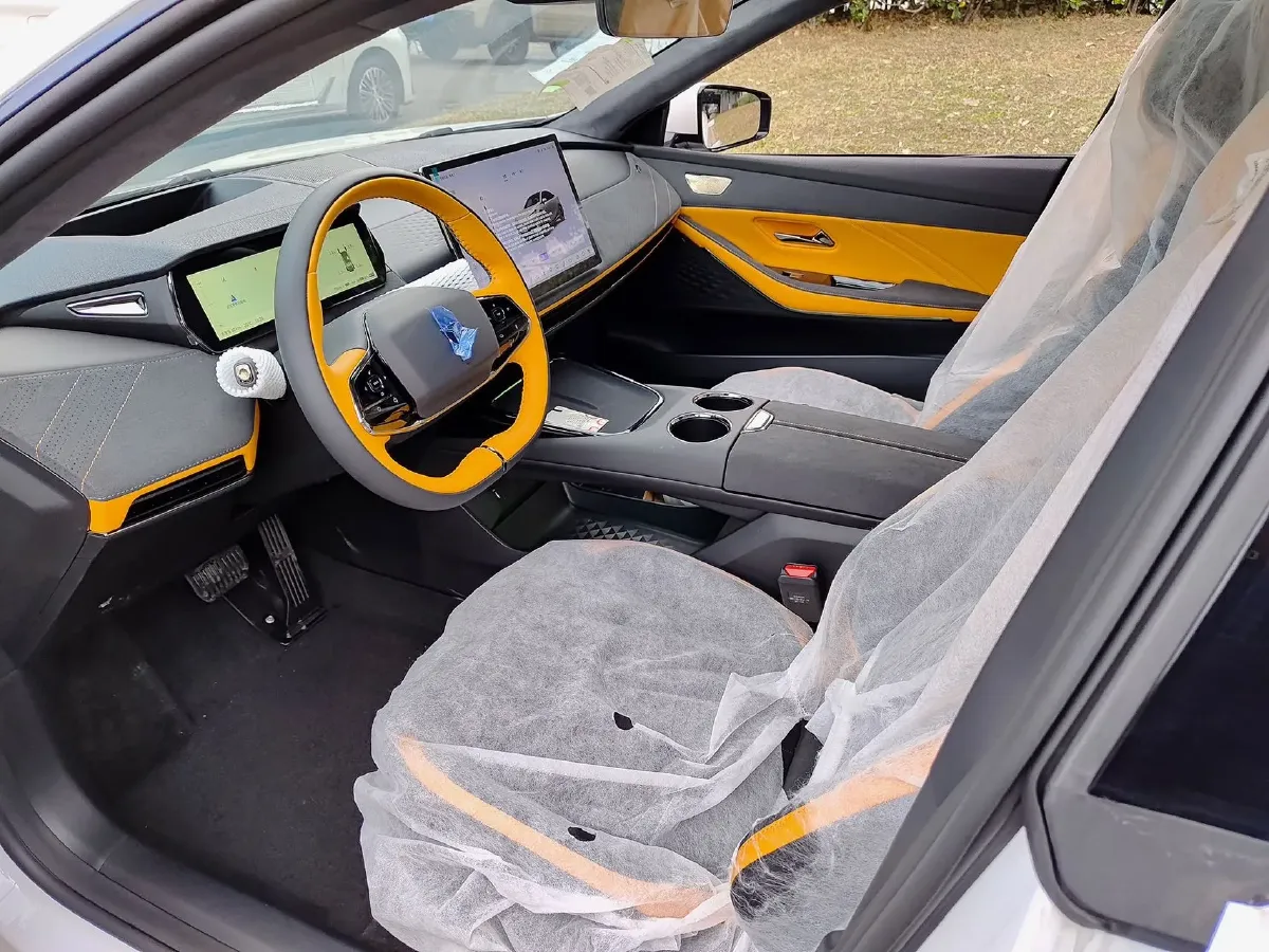 2025 Deepal SL03 BEV 56.1KWH,autocango,china used car exporter,china ev exporter,chinese used car exporter,chinese used ev exporter