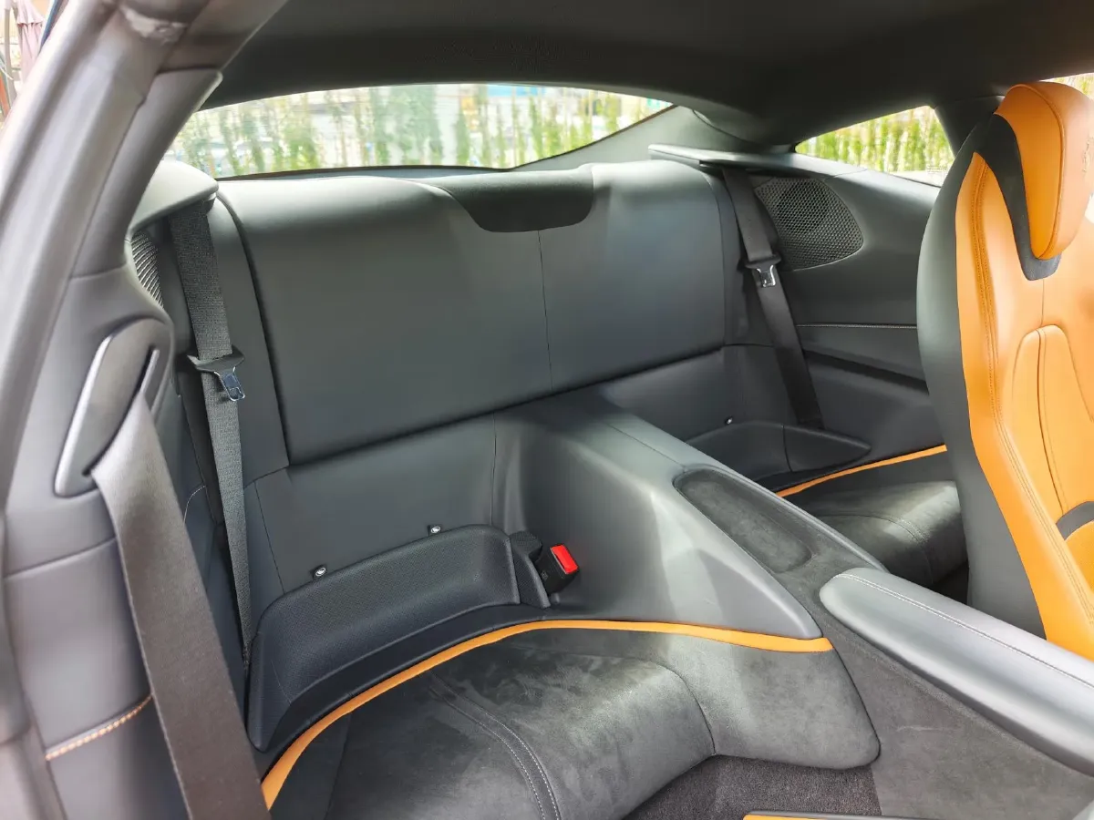 2020 Ferrari Roma 3.9T 620HP V8 8DCT,autocango,china used car exporter,china ev exporter,chinese used car exporter,chinese used ev exporter