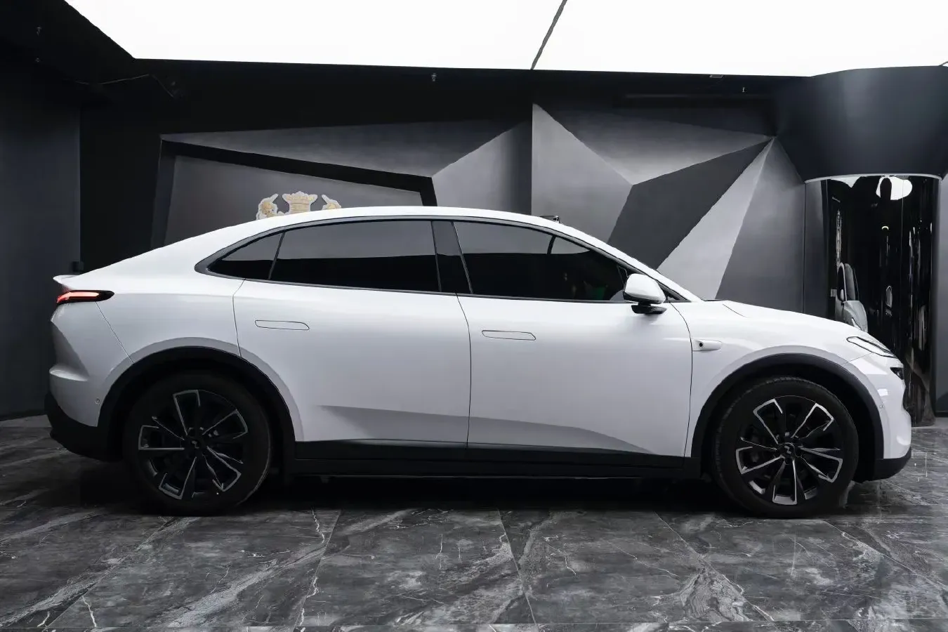 2024 ONVO L60 BEV 60KWH,autocango,china used car exporter,china ev exporter,chinese used car exporter,chinese used ev exporter