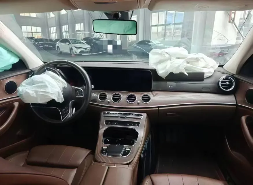 2021 Mercedes-Benz E Class 2.0T 197HP L4 9AT,autocango,china used car exporter,china ev exporter,chinese used car exporter,chinese used ev exporter