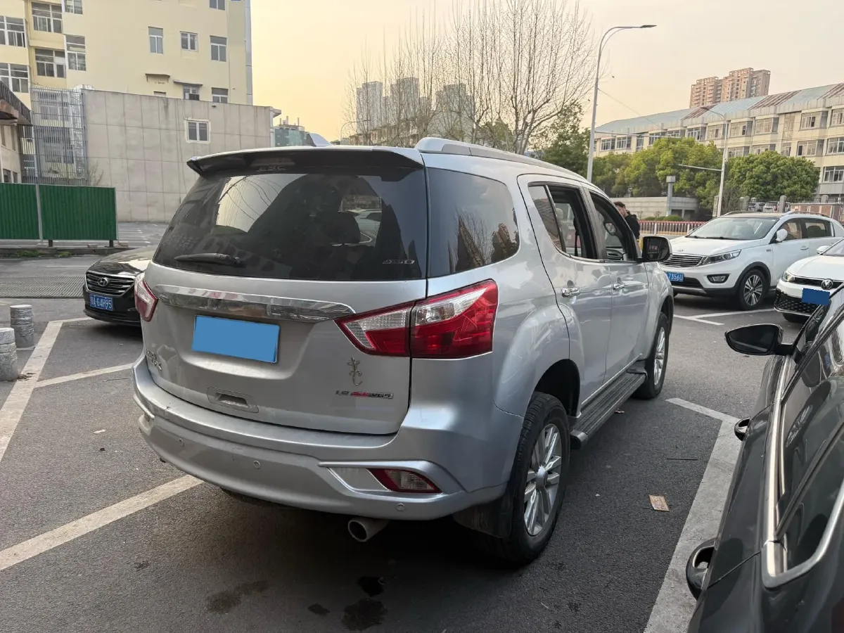 2018 Isuzu Mu-X 1.9T 163HP L4 6AT,autocango,china used car exporter,china ev exporter,chinese used car exporter,chinese used ev exporter
