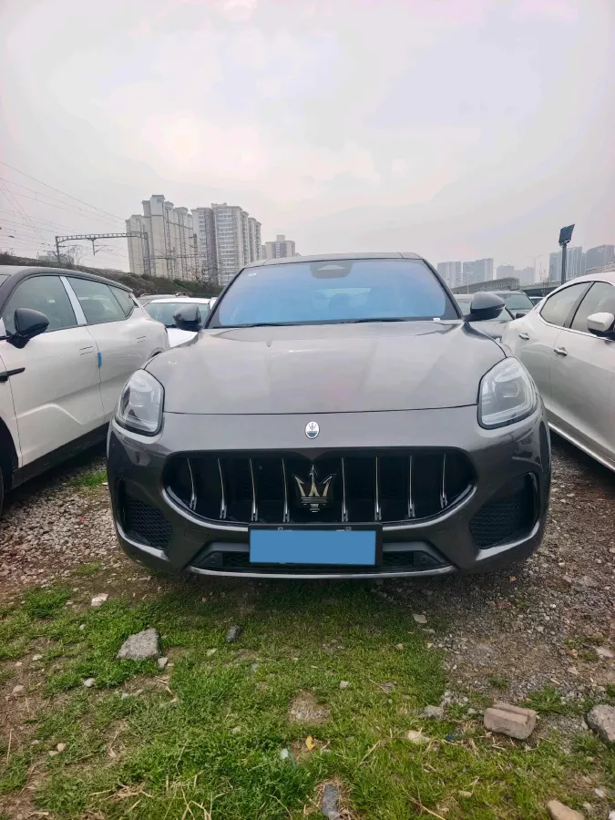 2022 Maserati Levante 2.0T 330HP L4 8AT,autocango,china used car exporter,china ev exporter,chinese used car exporter,chinese used ev exporter