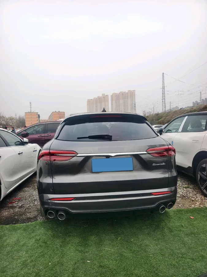 2022 Maserati Levante 2.0T 330HP L4 8AT,autocango,china used car exporter,china ev exporter,chinese used car exporter,chinese used ev exporter