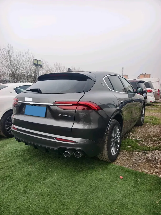 2022 Maserati Levante 2.0T 330HP L4 8AT,autocango,china used car exporter,china ev exporter,chinese used car exporter,chinese used ev exporter