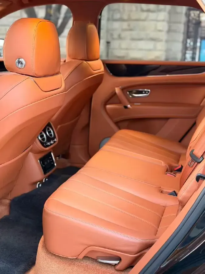 2018 Bentley Bentayga 4.0T 550HP V8 8AT,autocango,china used car exporter,china ev exporter,chinese used car exporter,chinese used ev exporter