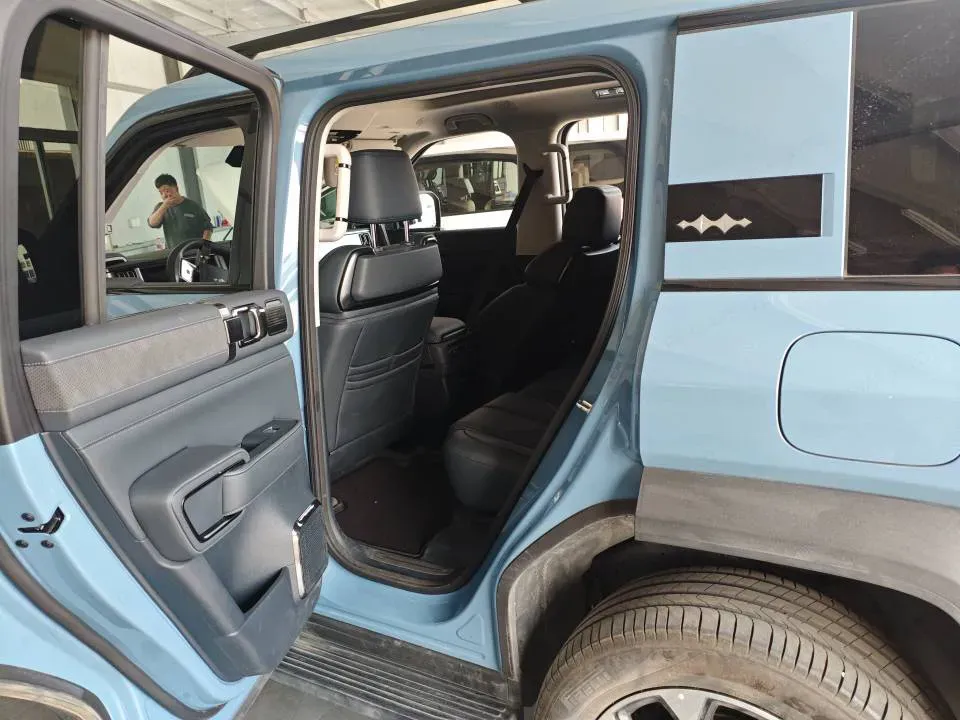 2023 FangChengBao Bao 5 1.5T 194HP L4 E-CVT PHEV 31.8KWH,autocango,china used car exporter,china ev exporter,chinese used car exporter,chinese used ev exporter