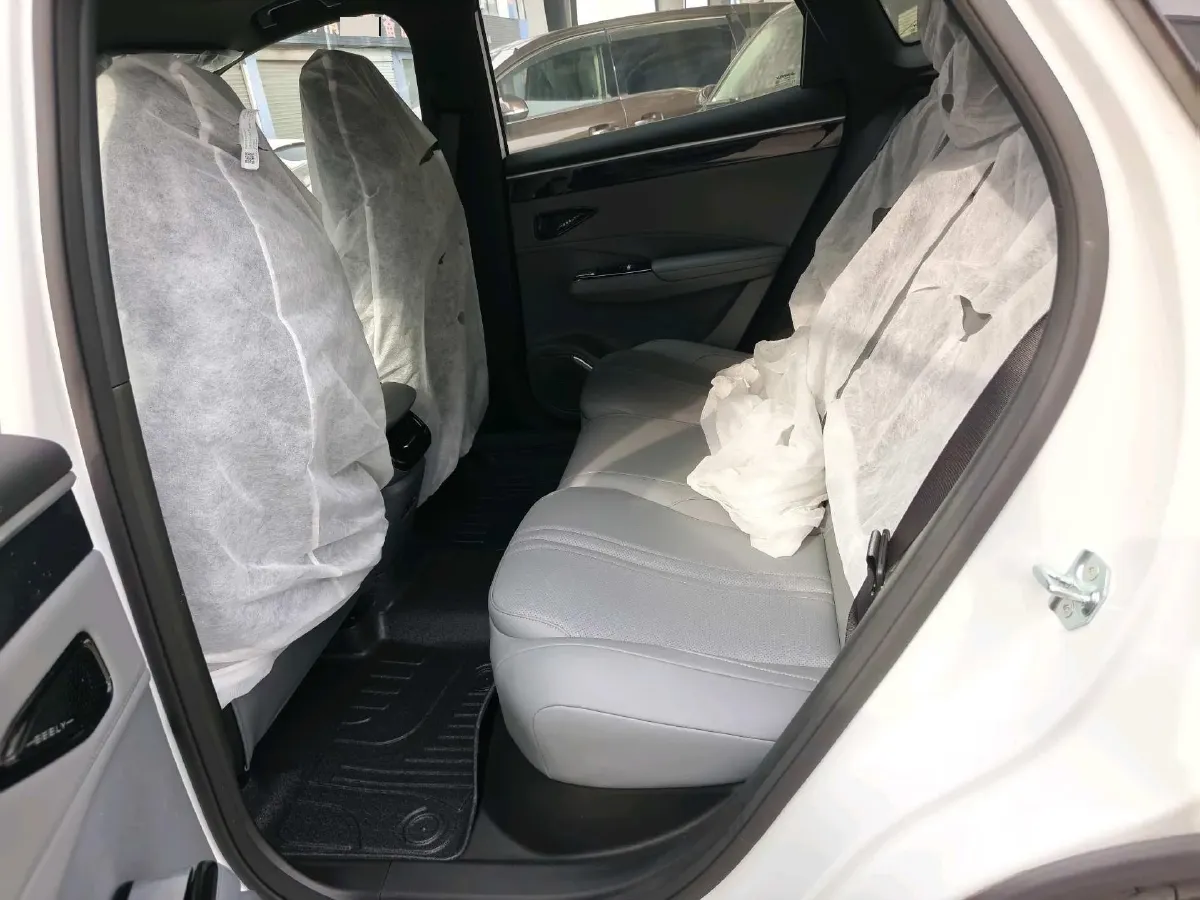 2025 Geely Galaxy L7 1.5L 112HP L4 1DHT PHEV 18.4KWH,autocango,china used car exporter,china ev exporter,chinese used car exporter,chinese used ev exporter