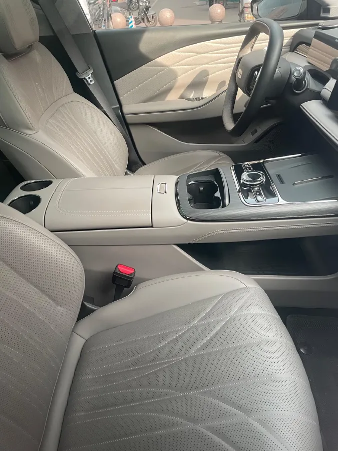 2025 Geely Galaxy Starshine 8 1.5T 163HP L4 3DHT PHEV 27.69KWH,autocango,china used car exporter,china ev exporter,chinese used car exporter,chinese used ev exporter