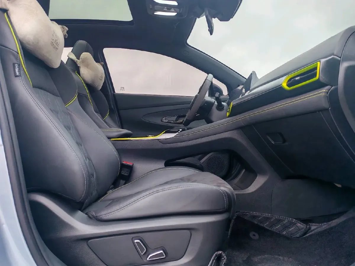 2021 ChangAn UNI-T 1.5T 180HP L4 7DCT,autocango,china used car exporter,china ev exporter,chinese used car exporter,chinese used ev exporter