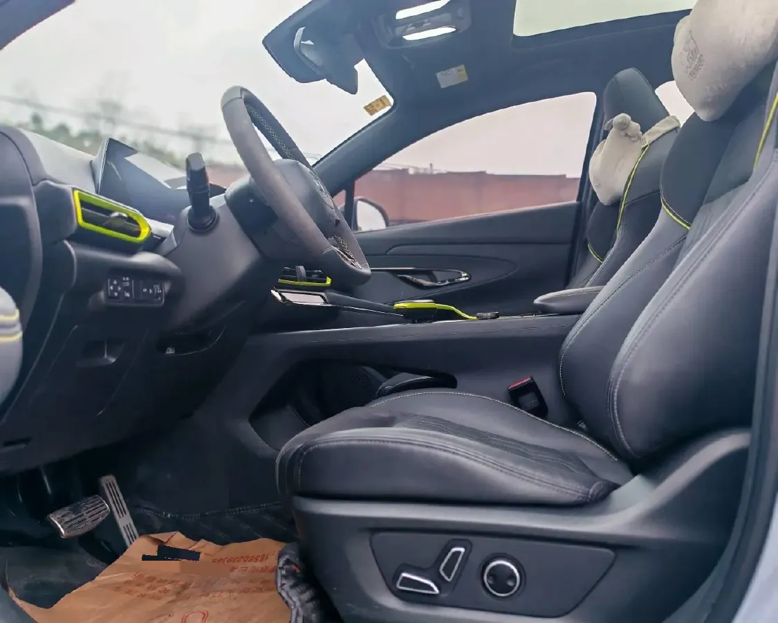 2021 ChangAn UNI-T 1.5T 180HP L4 7DCT,autocango,china used car exporter,china ev exporter,chinese used car exporter,chinese used ev exporter