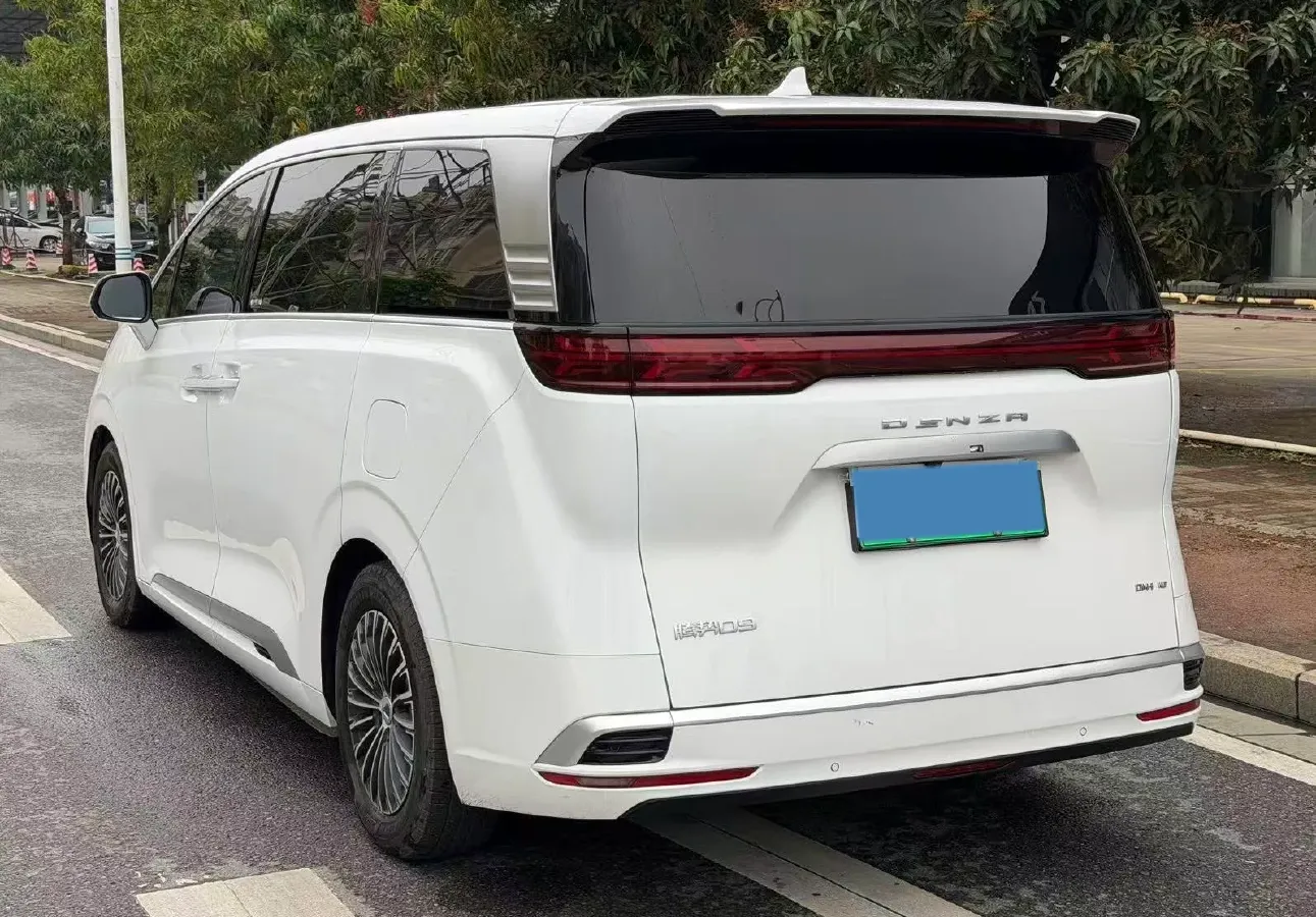 2024 Denza D9 1.5T 139HP L4 E-CVT PHEV 40KWH,autocango,china used car exporter,china ev exporter,chinese used car exporter,chinese used ev exporter