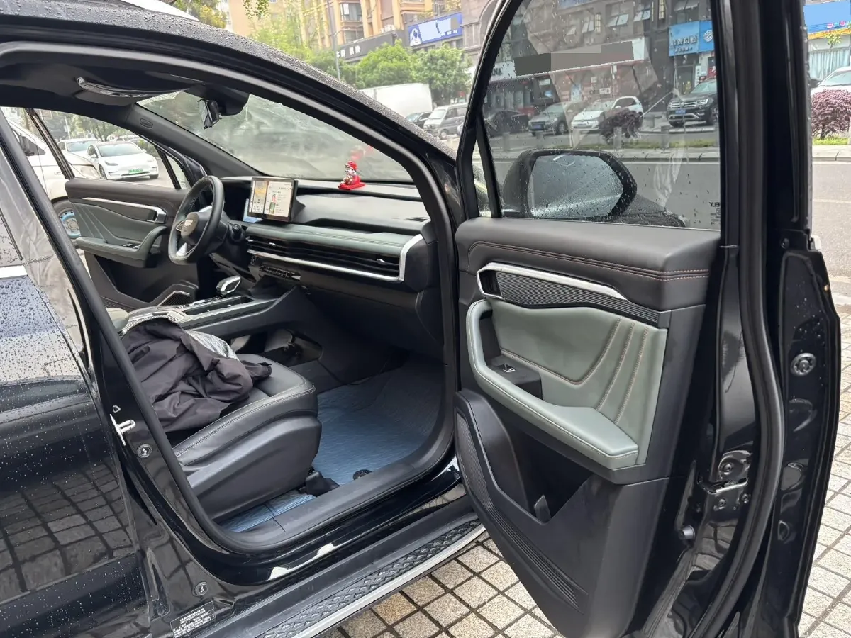 2023 Geely Okavango L 2.0T 218HP L4 7DCT,autocango,china used car exporter,china ev exporter,chinese used car exporter,chinese used ev exporter