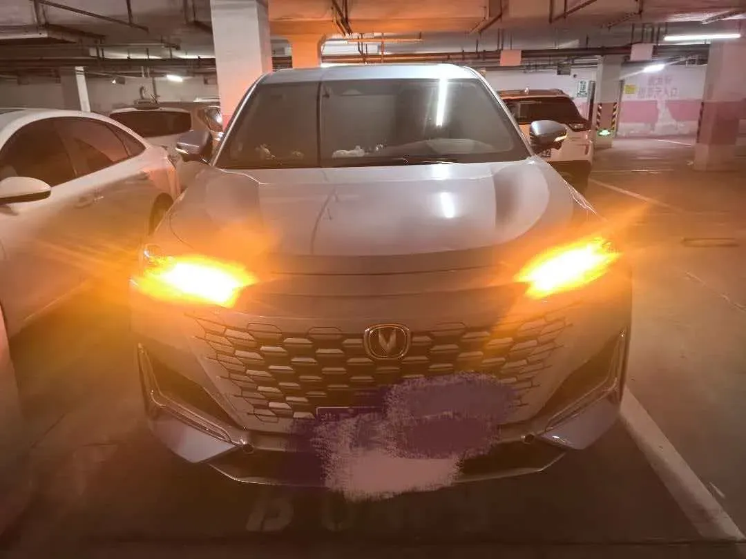 2021 ChangAn UNI-K 2.0T 233HP L4 8AT,autocango,china used car exporter,china ev exporter,chinese used car exporter,chinese used ev exporter