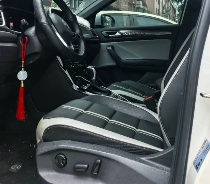 2023 Volkswagen T-Roc 1.5T 160HP L4 7DCT,autocango,china used car exporter,china ev exporter,chinese used car exporter,chinese used ev exporter