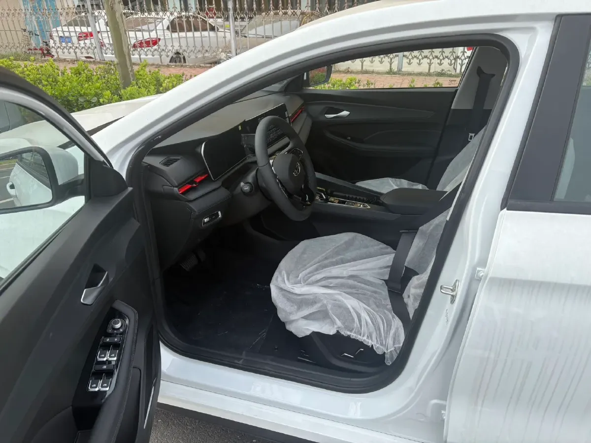 2024 Geely Binray 1.5T 181HP L4 7DCT,autocango,china used car exporter,china ev exporter,chinese used car exporter,chinese used ev exporter