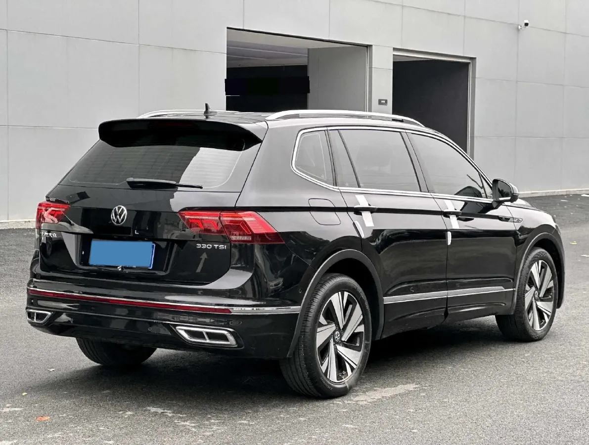 2023 Volkswagen Tiguan L 2.0T 186HP L4 7DCT,autocango,china used car exporter,china ev exporter,chinese used car exporter,chinese used ev exporter