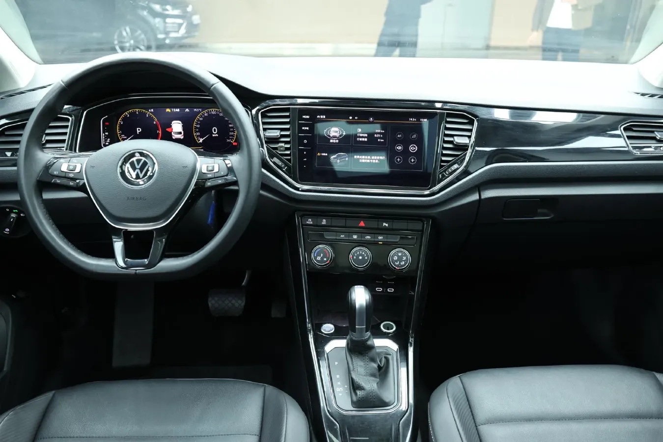 2022 Volkswagen T-Roc 1.4T 150HP L4 7DCT,autocango,china used car exporter,china ev exporter,chinese used car exporter,chinese used ev exporter