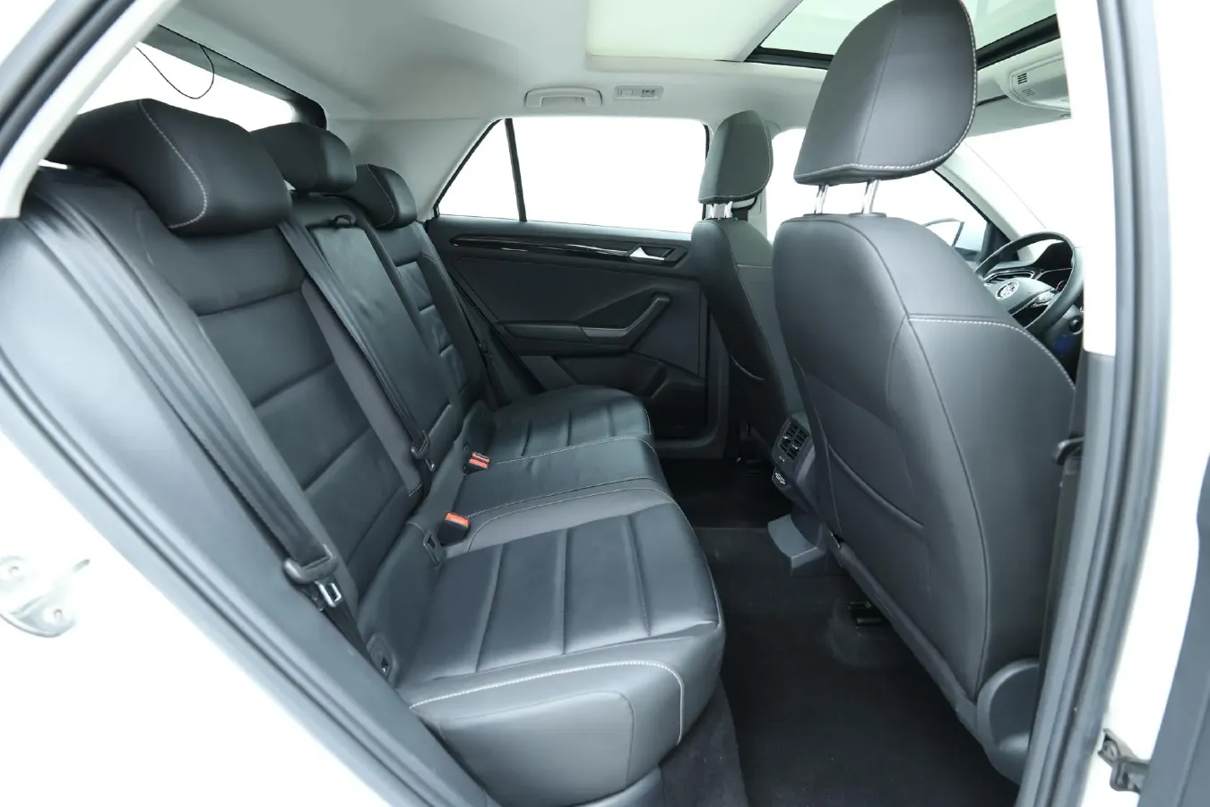 2022 Volkswagen T-Roc 1.4T 150HP L4 7DCT,autocango,china used car exporter,china ev exporter,chinese used car exporter,chinese used ev exporter