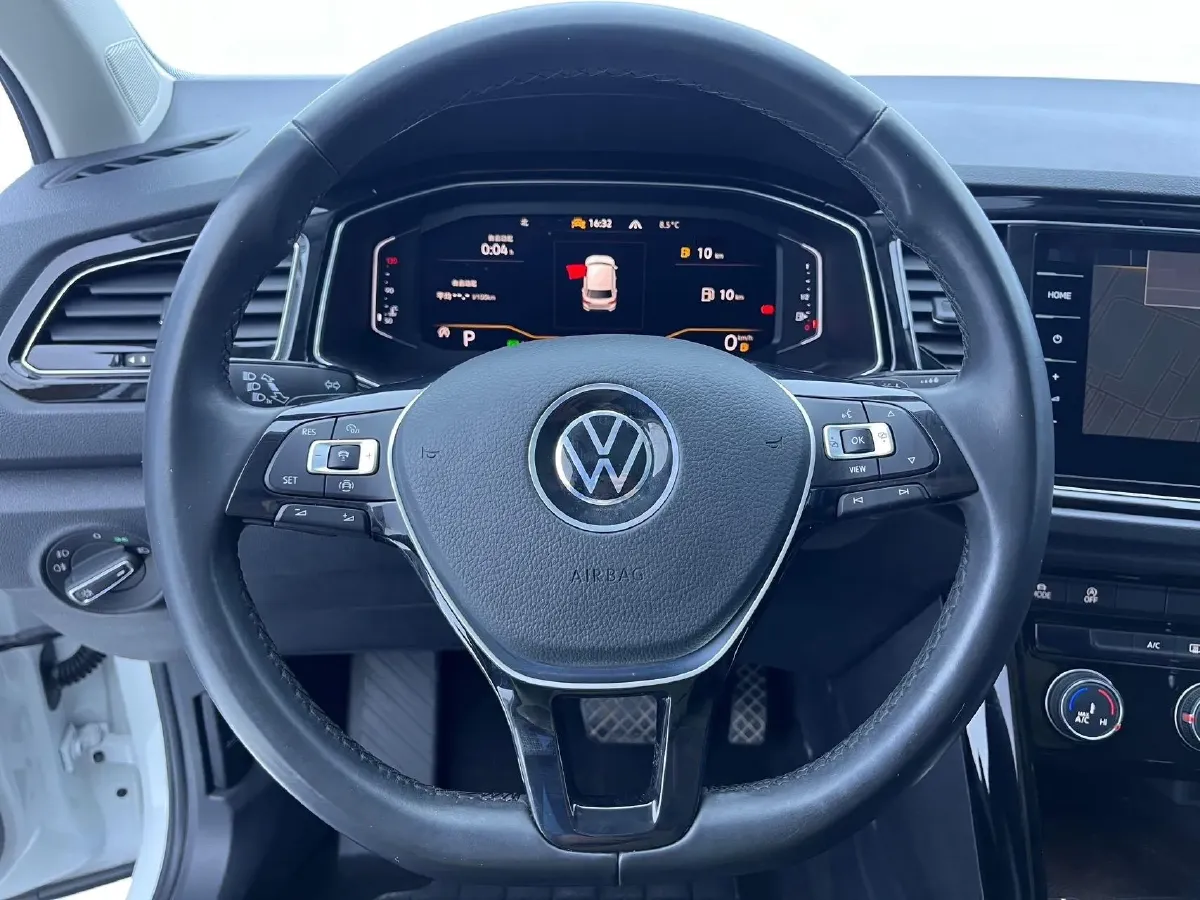 2022 Volkswagen T-Roc 1.4T 150HP L4 7DCT,autocango,china used car exporter,china ev exporter,chinese used car exporter,chinese used ev exporter