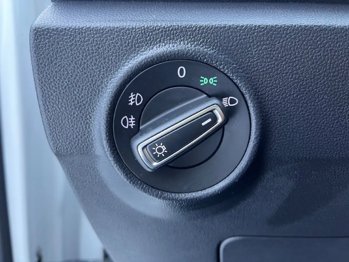 2022 Volkswagen T-Roc 1.4T 150HP L4 7DCT,autocango,china used car exporter,china ev exporter,chinese used car exporter,chinese used ev exporter