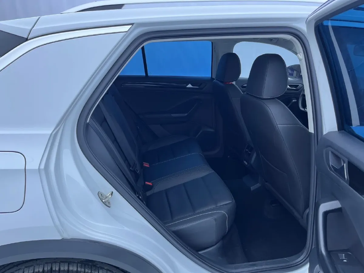 2022 Volkswagen T-Roc 1.4T 150HP L4 7DCT,autocango,china used car exporter,china ev exporter,chinese used car exporter,chinese used ev exporter
