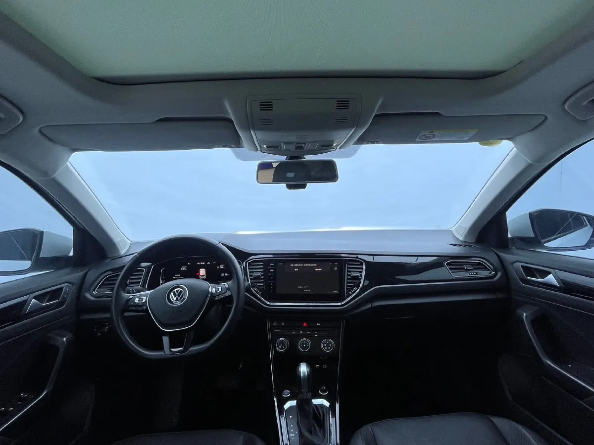 2022 Volkswagen T-Roc 1.4T 150HP L4 7DCT,autocango,china used car exporter,china ev exporter,chinese used car exporter,chinese used ev exporter