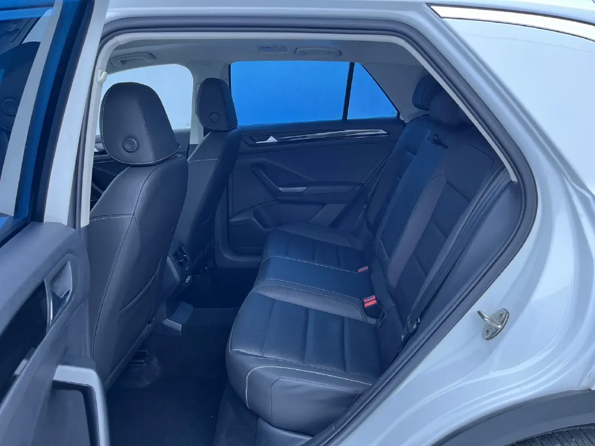 2022 Volkswagen T-Roc 1.4T 150HP L4 7DCT,autocango,china used car exporter,china ev exporter,chinese used car exporter,chinese used ev exporter