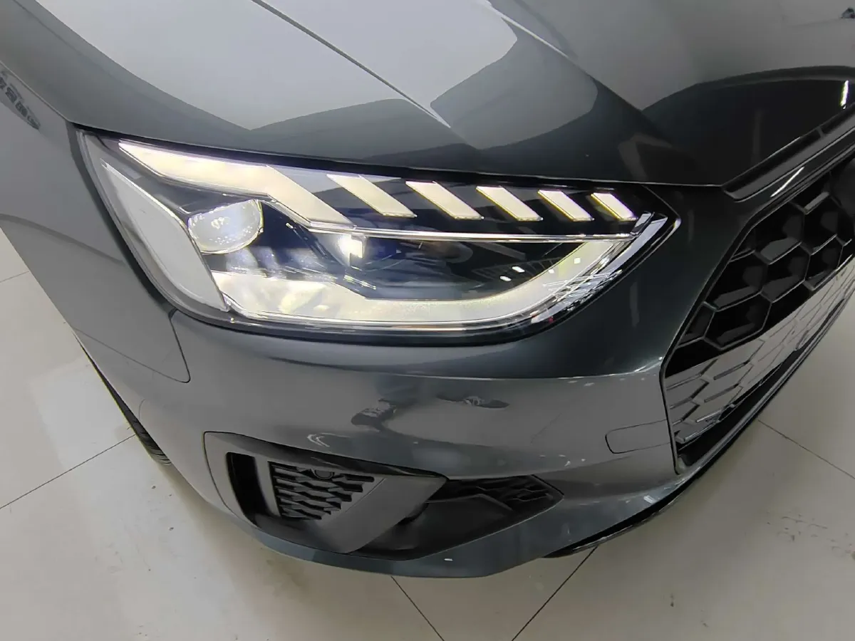 2024 Audi A4L 2.0T 190HP L4 7DCT,autocango,china used car exporter,china ev exporter,chinese used car exporter,chinese used ev exporter