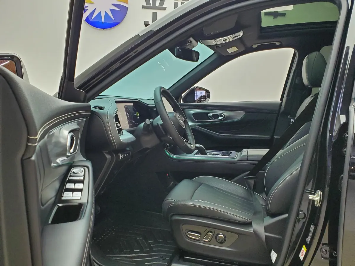 2024 GAC Trumpchi GS8 2.0T 252HP L4 8AT,autocango,china used car exporter,china ev exporter,chinese used car exporter,chinese used ev exporter