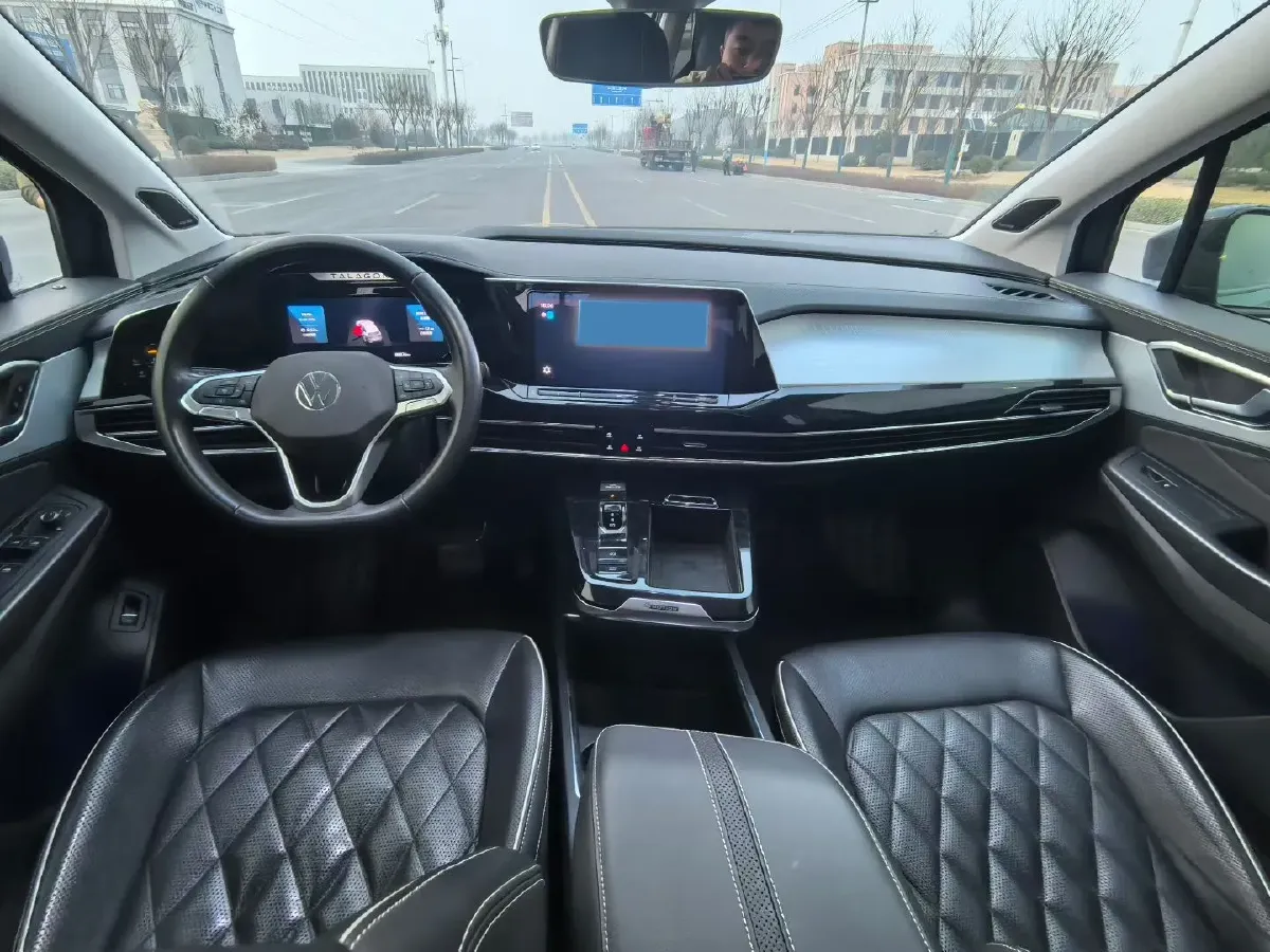 2022 Volkswagen Talagon 2.5T 299HP V6 7DCT,autocango,china used car exporter,china ev exporter,chinese used car exporter,chinese used ev exporter