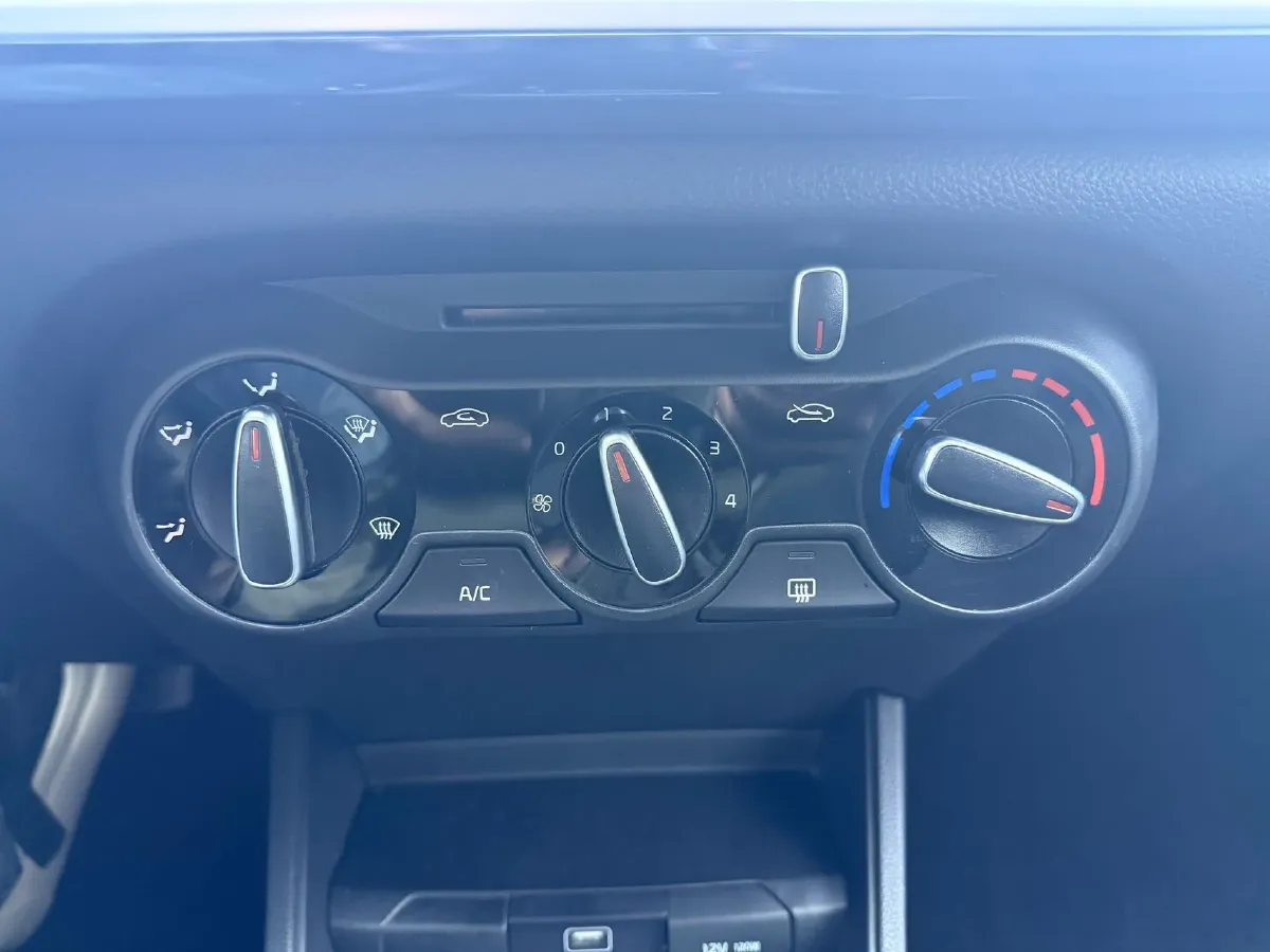 2021 Kia KX1 1.4L 100HP L4 6AT,autocango,china used car exporter,china ev exporter,chinese used car exporter,chinese used ev exporter