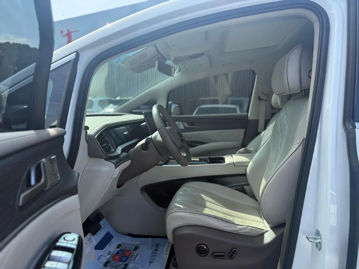 2022 HongQi HS7 3.0T 337HP V6 8AT,autocango,china used car exporter,china ev exporter,chinese used car exporter,chinese used ev exporter