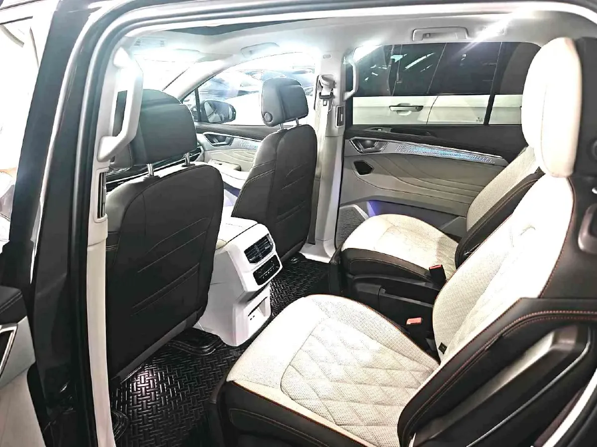 2021 Volkswagen Talagon 2.0T 220HP L4 7DCT,autocango,china used car exporter,china ev exporter,chinese used car exporter,chinese used ev exporter