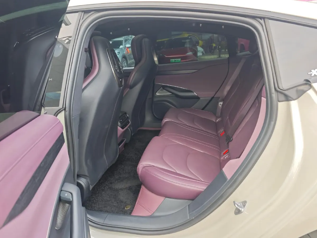 2024 MI SU7 BEV 101KWH,autocango,china used car exporter,china ev exporter,chinese used car exporter,chinese used ev exporter