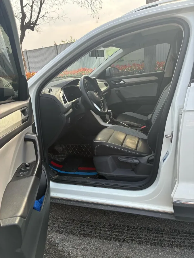 2023 Volkswagen T-Roc 1.4T 150HP L4 7DCT,autocango,china used car exporter,china ev exporter,chinese used car exporter,chinese used ev exporter