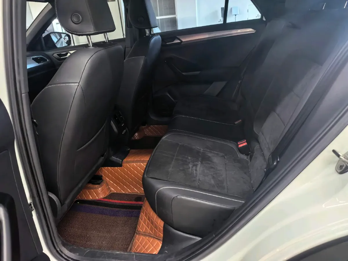 2022 Volkswagen T-Roc 1.4T 150HP L4 7DCT,autocango,china used car exporter,china ev exporter,chinese used car exporter,chinese used ev exporter