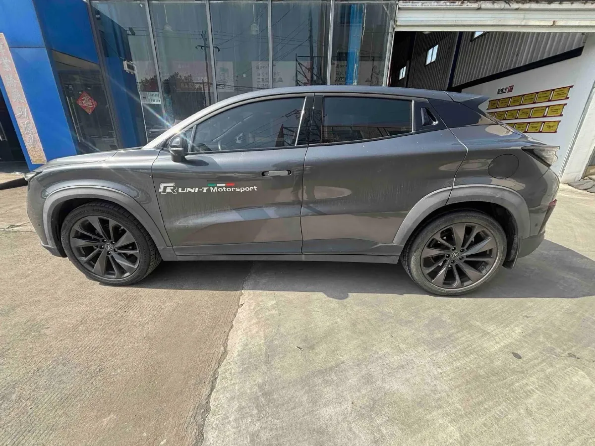 2020 ChangAn UNI-T 1.5T 180HP L4 7DCT,autocango,china used car exporter,china ev exporter,chinese used car exporter,chinese used ev exporter
