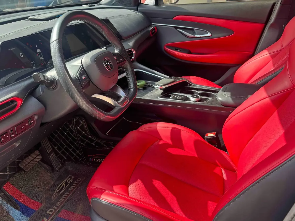 2020 ChangAn UNI-T 1.5T 180HP L4 7DCT,autocango,china used car exporter,china ev exporter,chinese used car exporter,chinese used ev exporter