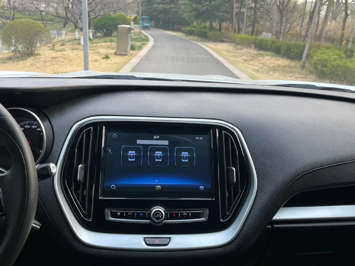 2021 SWM G05 2.0L 143HP L4 5MT,autocango,china used car exporter,china ev exporter,chinese used car exporter,chinese used ev exporter