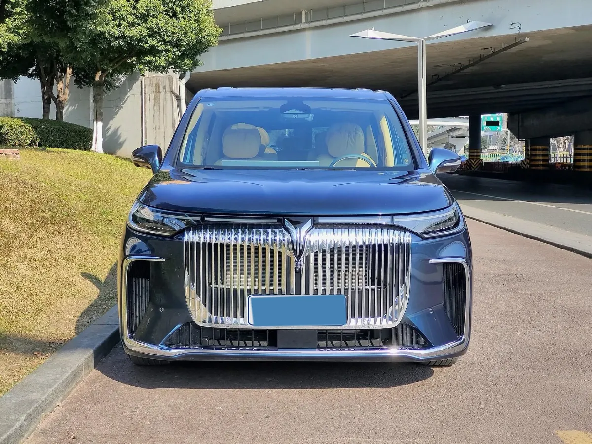 2026 Voyah Dream 1.5T 150HP L4 PHEV,autocango,china used car exporter,china ev exporter,chinese used car exporter,chinese used ev exporter