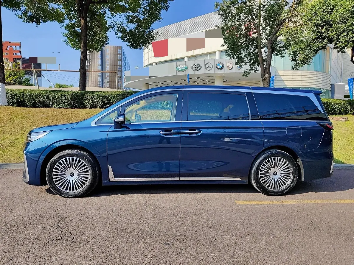 2026 Voyah Dream 1.5T 150HP L4 PHEV,autocango,china used car exporter,china ev exporter,chinese used car exporter,chinese used ev exporter