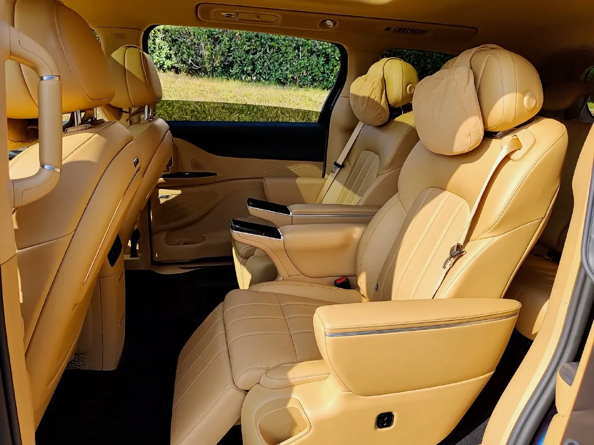 2026 Voyah Dream 1.5T 150HP L4 PHEV,autocango,china used car exporter,china ev exporter,chinese used car exporter,chinese used ev exporter